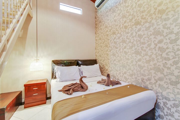 Room 13 of 35