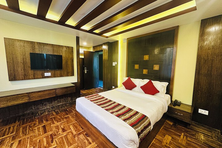Room 11 of 29