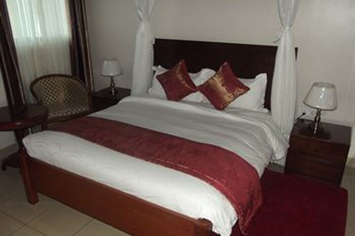 Room 13 of 25
