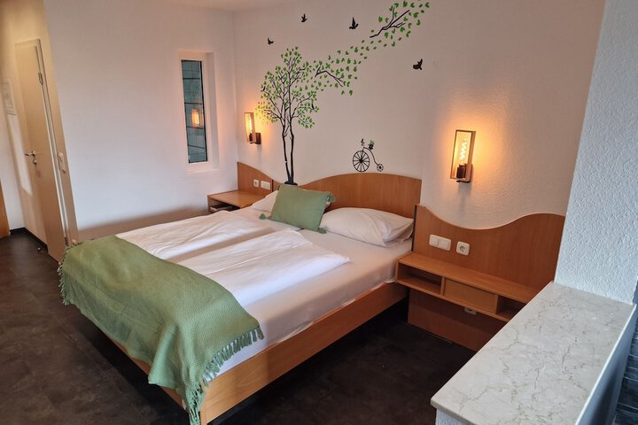 Room 15 of 51