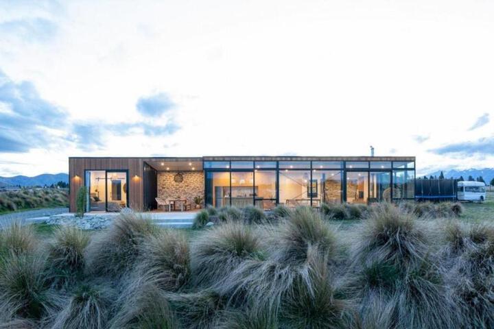 NOMAC No8 Luxury holiday home, Twizel