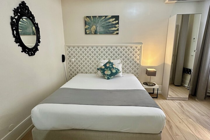 Room 17 of 85