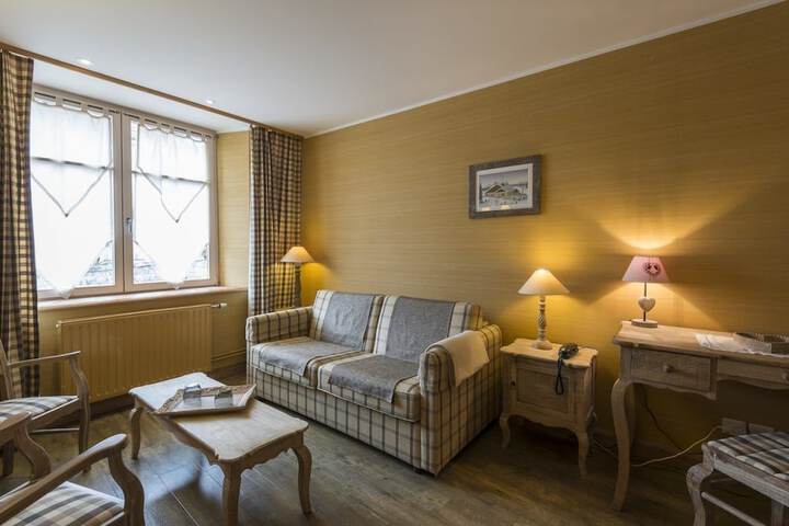 Room 33 of 65