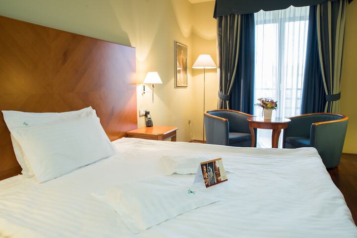 Room 21 of 59