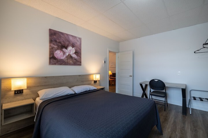 Room 12 of 80
