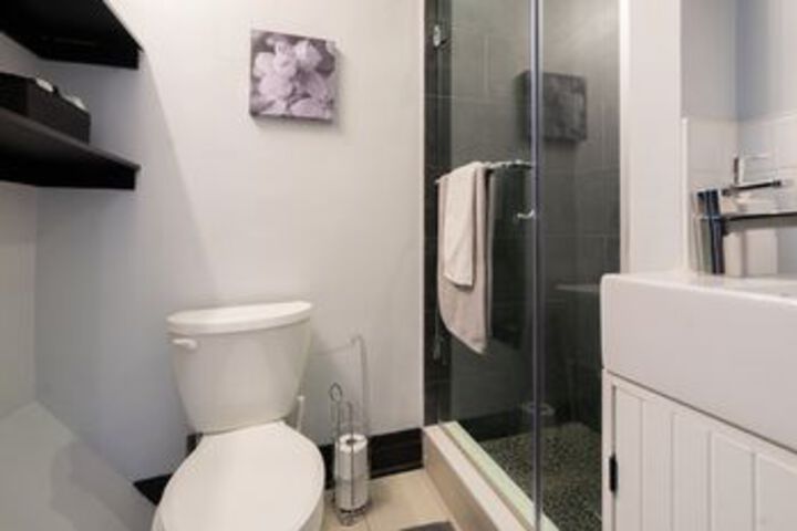 Room 2 of 18