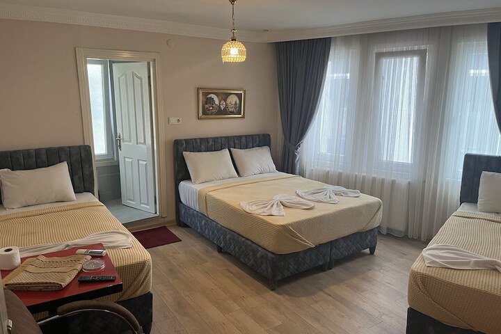 Room 11 of 19