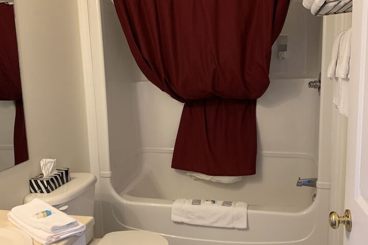 Room 18 of 25
