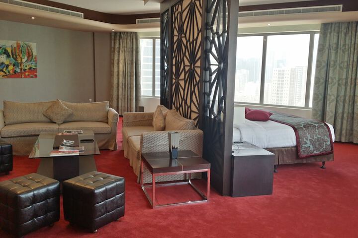 Room 13 of 117