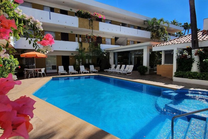 Pools & Facilities