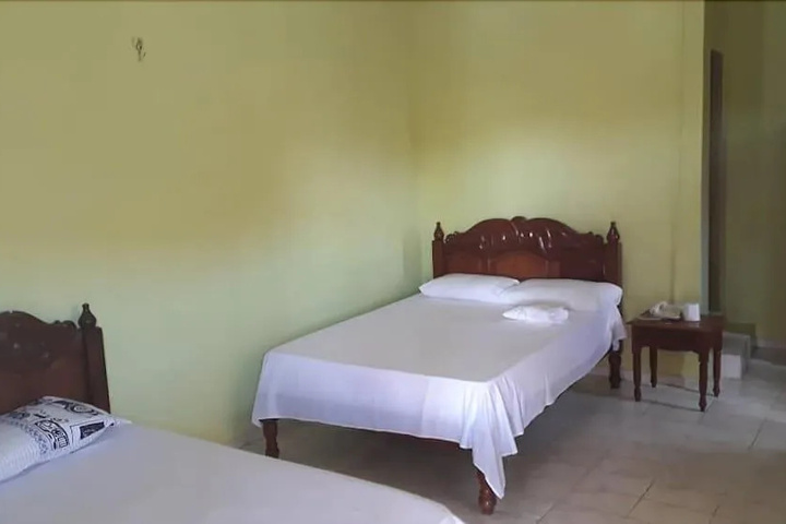 Room 3 of 7