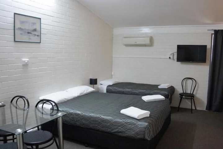 Room 4 of 26