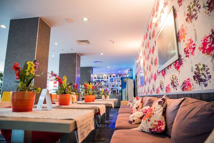 Breakfast area