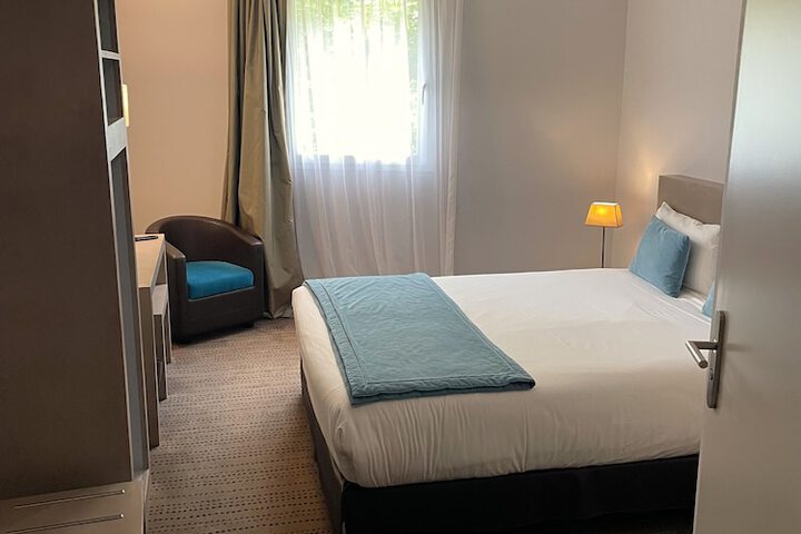 Room 14 of 32
