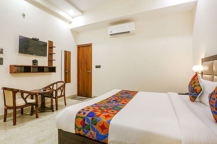 Room 14 of 30