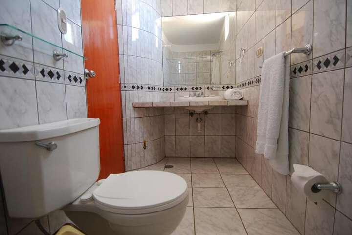 Room 14 of 22