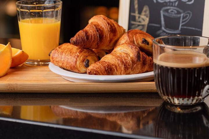 Breakfast/Coffee Service 17 of 34