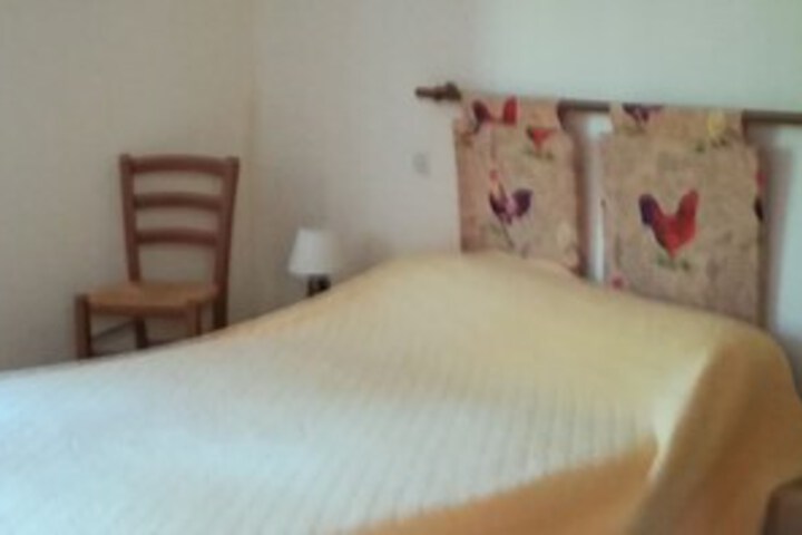 Room 4 of 10