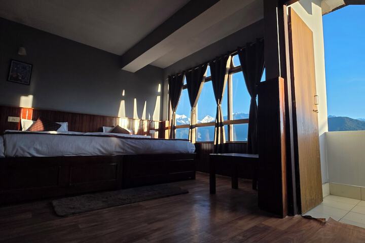Room 4 of 54