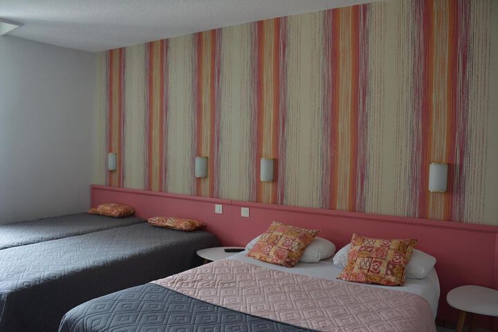 Room 9 of 49