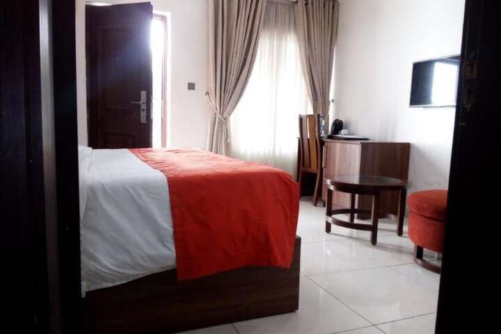 Room 16 of 44