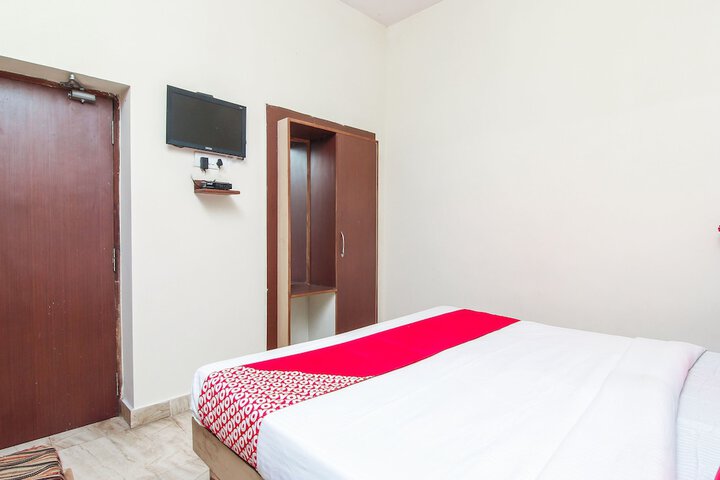 Room 18 of 33