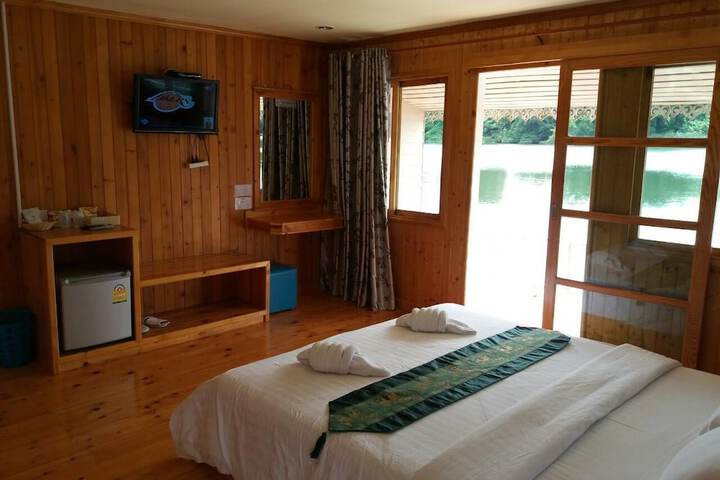 Room 5 of 63