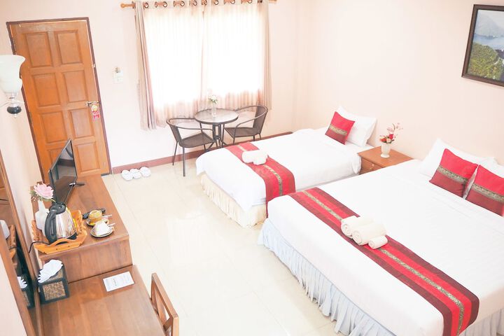 Room 4 of 32