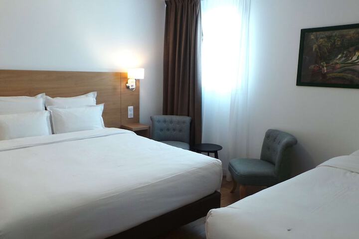 Room 16 of 127
