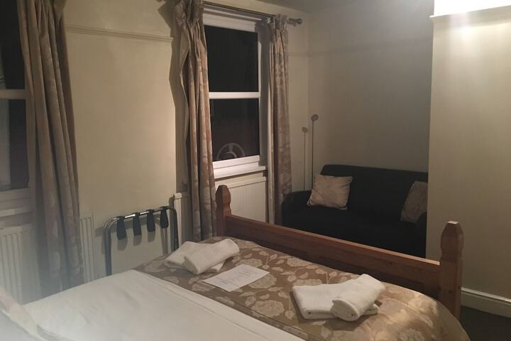 Room 11 of 35