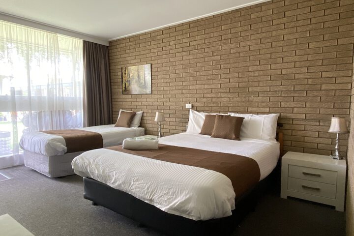 Room 33 of 81