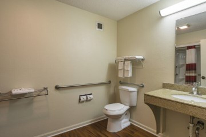 Suite 28 of 47