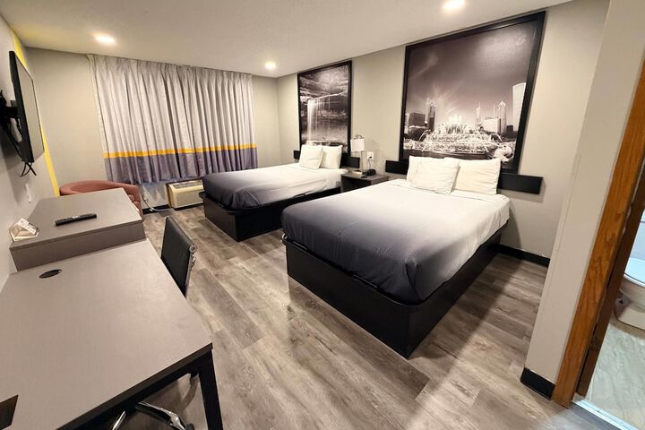Room 53 of 90