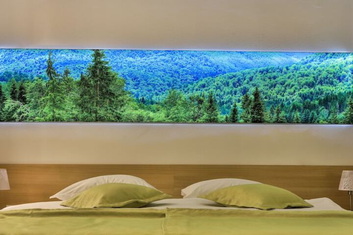 Room 8 of 26