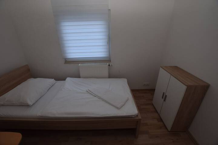 Room 2 of 10
