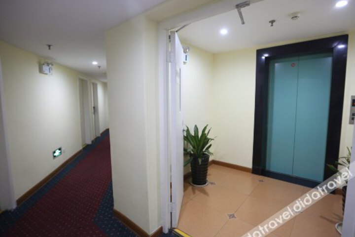 Xiyue Light Luxury Hotel