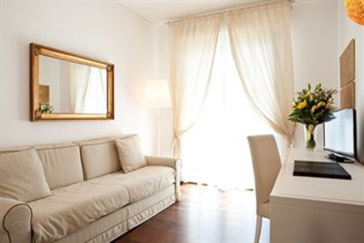 Room 15 of 22