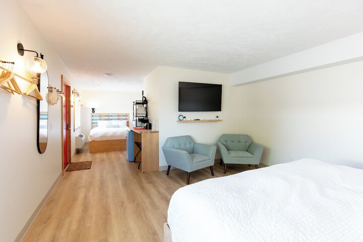 Room 42 of 103