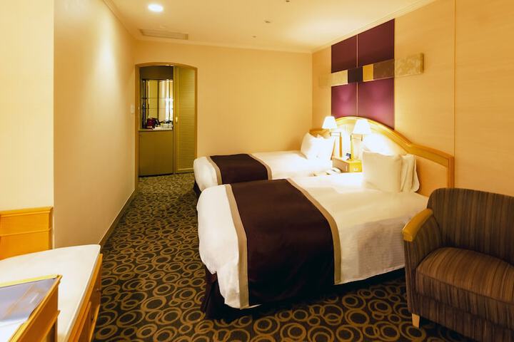 Room 12 of 46