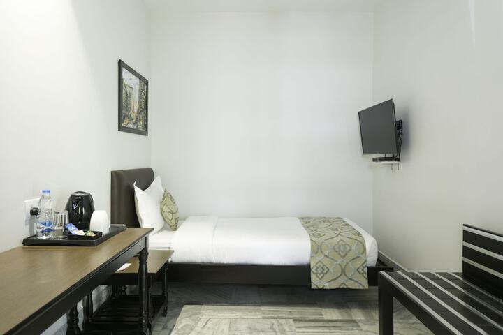 Room 11 of 22