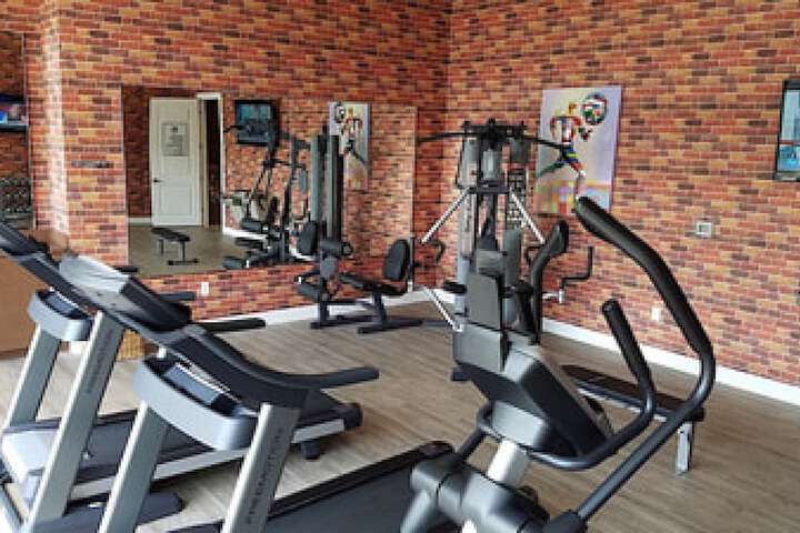 Room 2 of 8