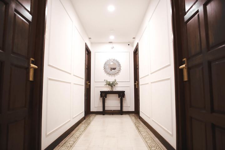 Ballroom/Hall 37 of 44