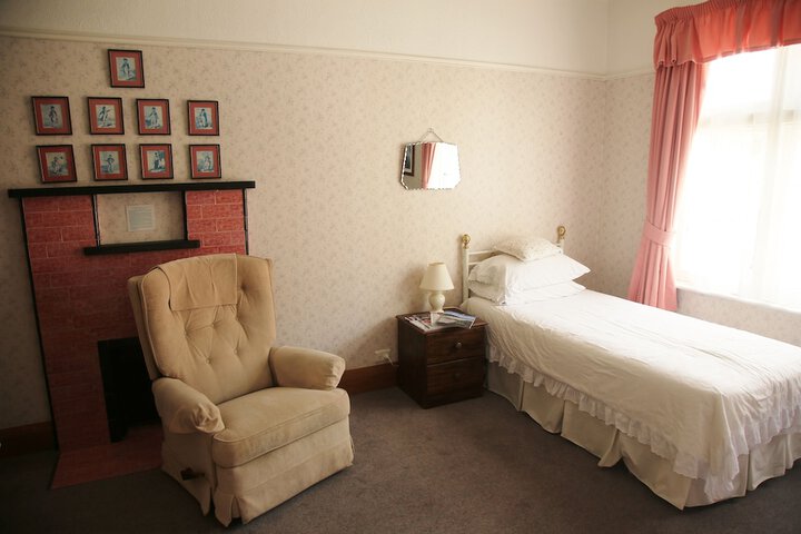 Room 25 of 39