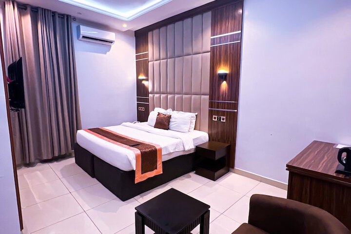 Room 5 of 23