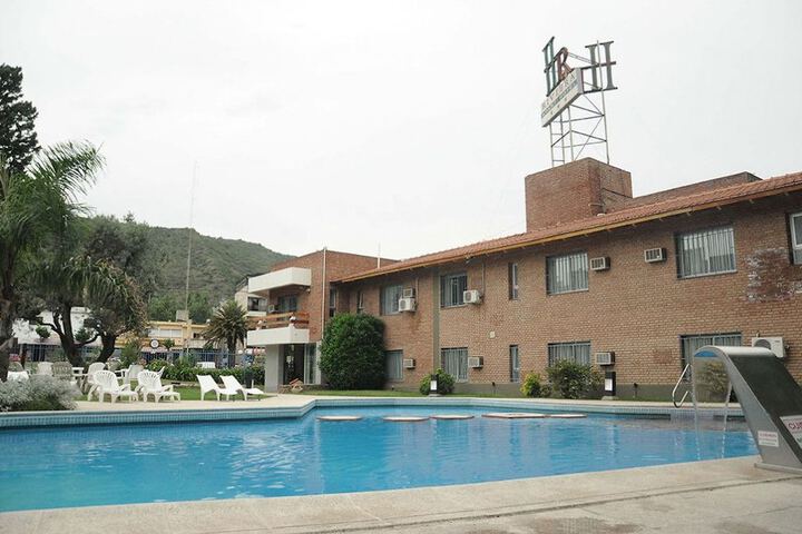 Pool 26 of 39