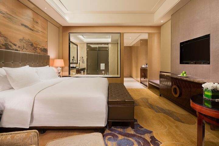 Room 7 of 39