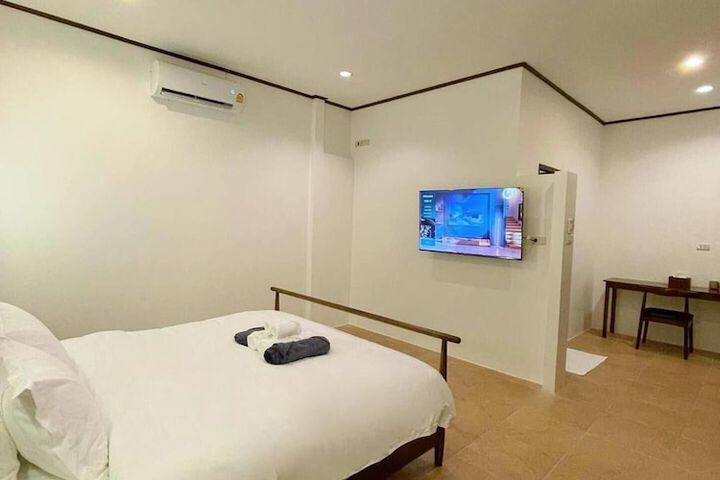 Room 3 of 19