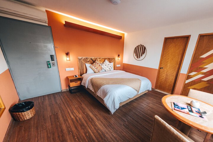 Room 8 of 38