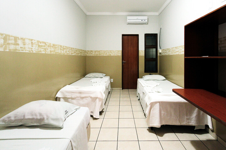 Room 6 of 18
