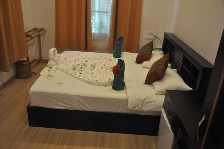 Room 13 of 76
